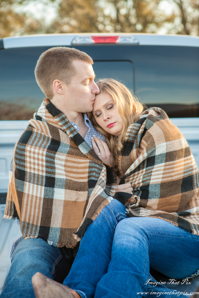 Pecan Springs Engagement Shoot - sunset (24)