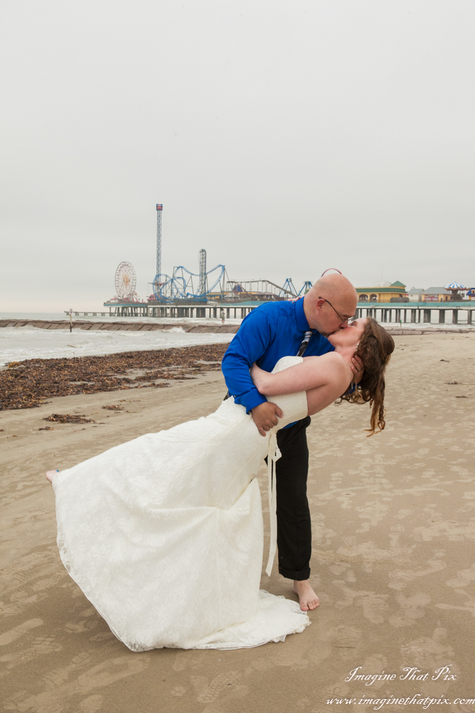Galveston, Texas sunny beach wedding (101)