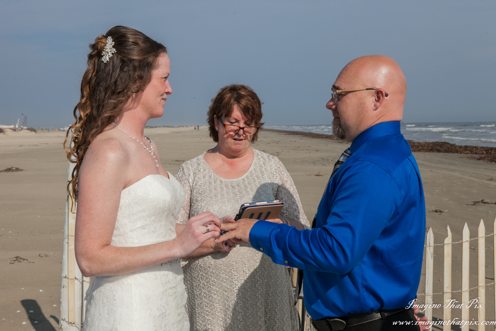 Galveston, Texas sunny beach wedding (12)