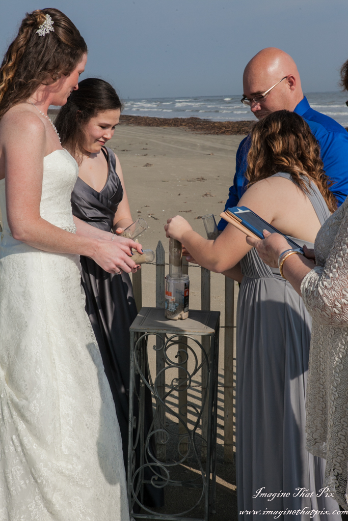 Galveston, Texas sunny beach wedding (15)