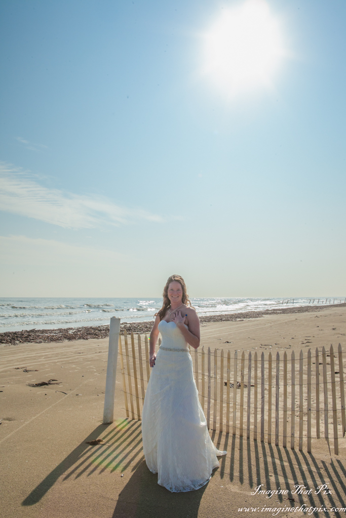 Galveston, Texas sunny beach wedding (23)