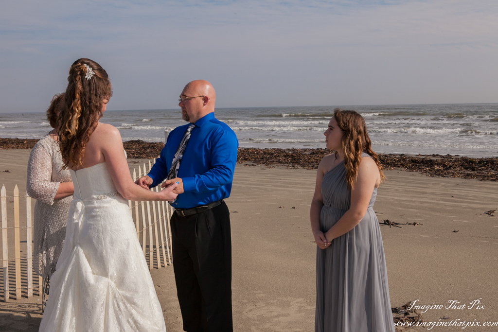 Galveston, Texas sunny beach wedding (5)