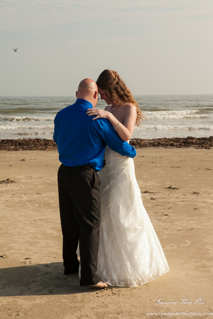 Galveston, Texas sunny beach wedding (72)