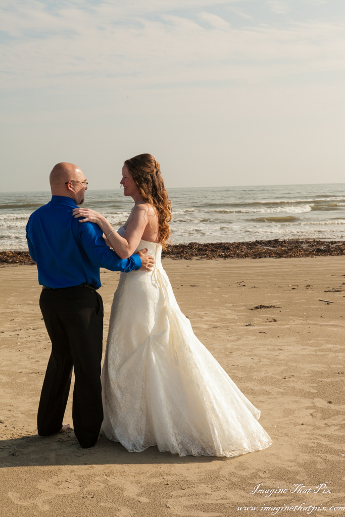 Galveston, Texas sunny beach wedding (74)