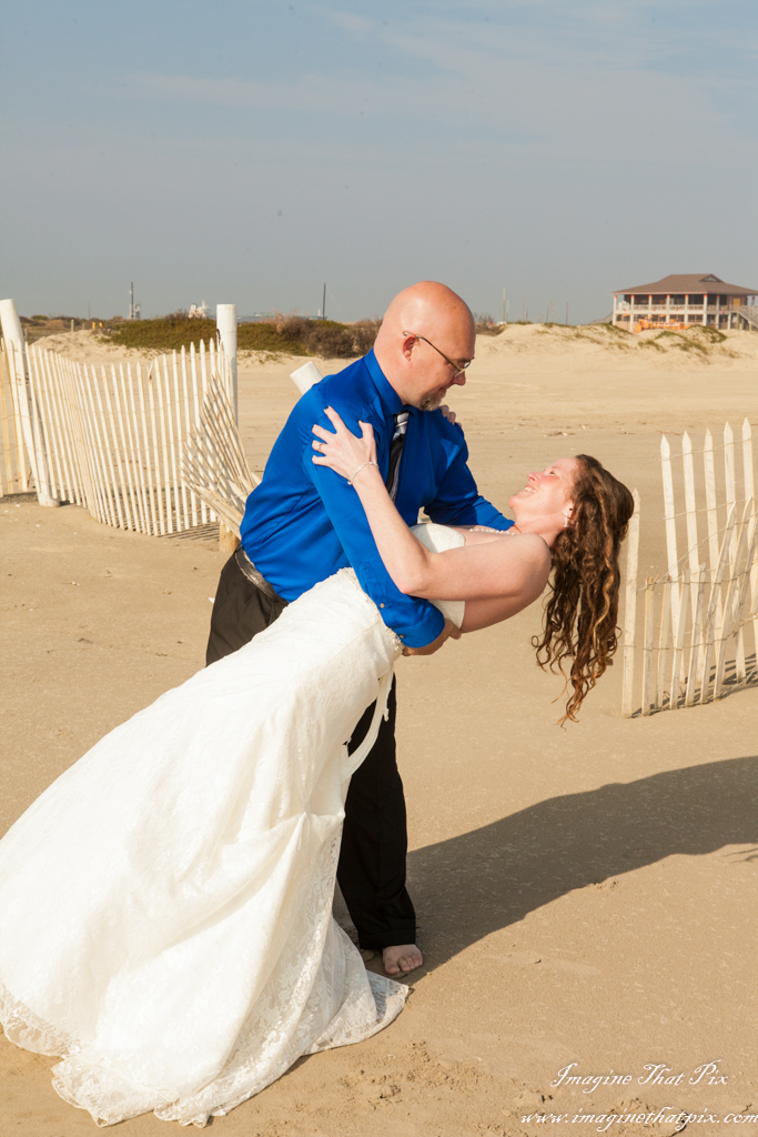 Galveston, Texas sunny beach wedding (78)