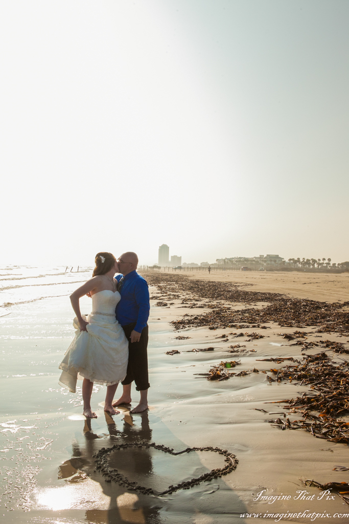 Galveston, Texas sunny beach wedding (82)