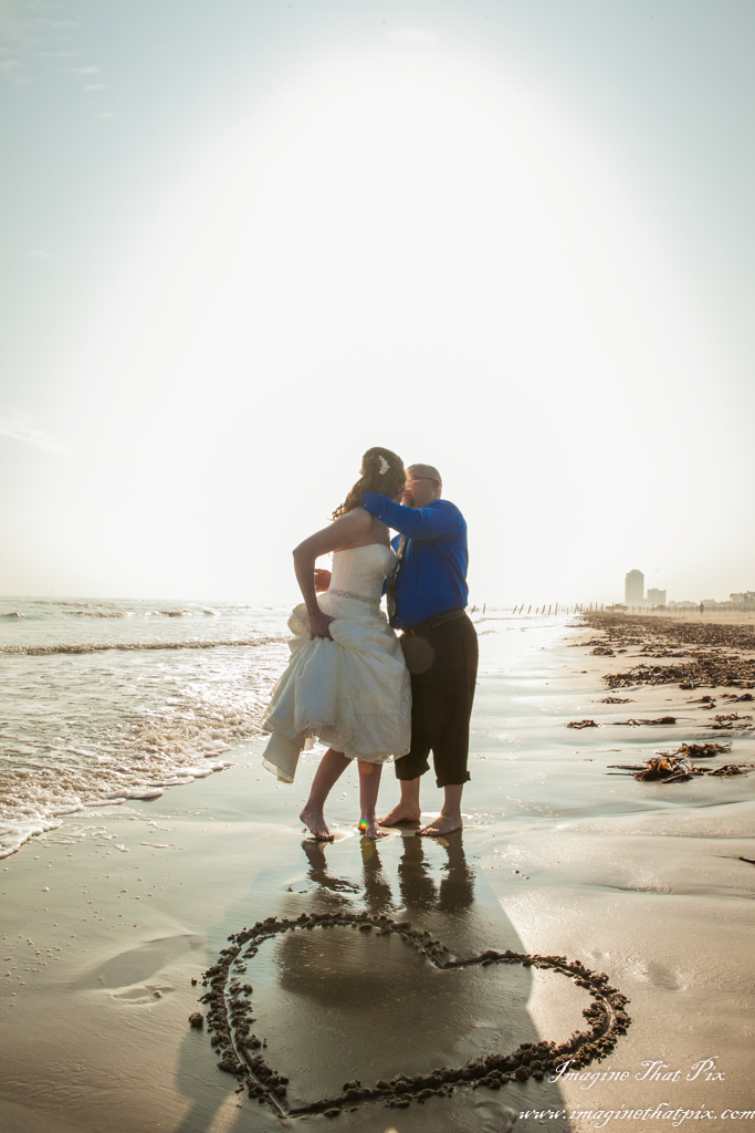 Galveston, Texas sunny beach wedding (83)