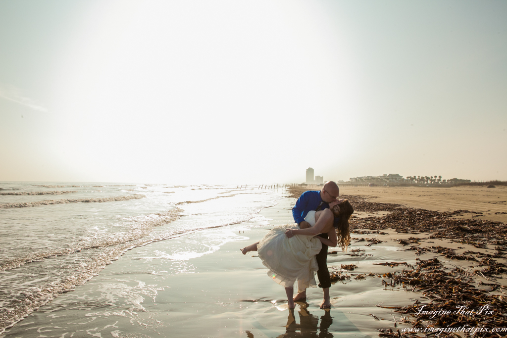 Galveston, Texas sunny beach wedding (85)