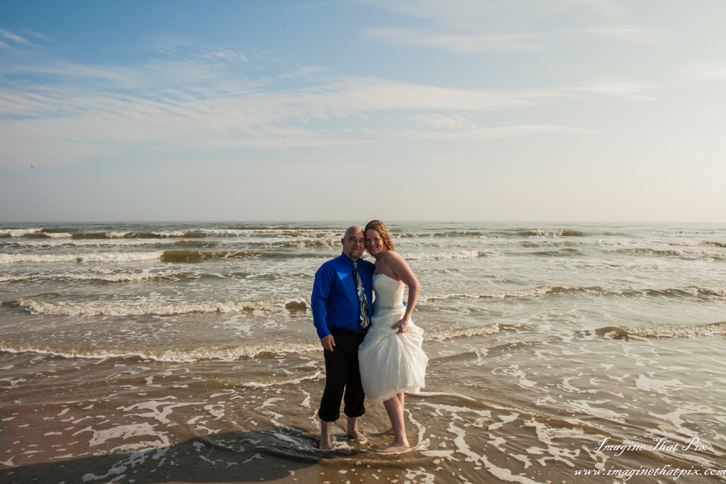 Galveston, Texas sunny beach wedding (87)