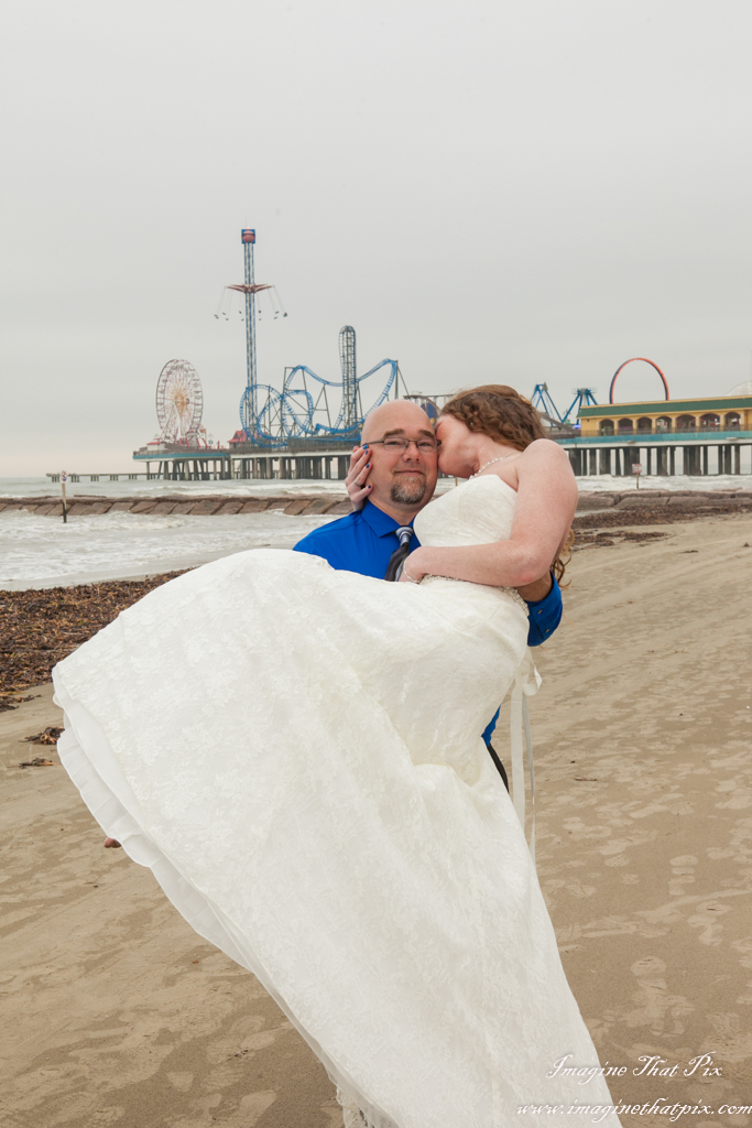 Galveston, Texas sunny beach wedding (97)